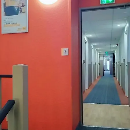 Premiere Classe Sud - Parc St Thibault