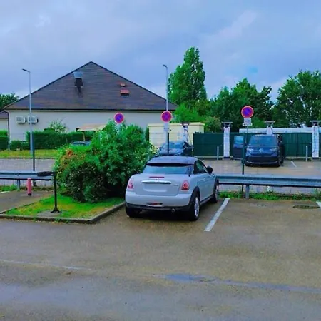 Hotel Premiere Classe Sud - Parc St Thibault 3*