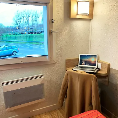 Hotel Premiere Classe Sud - Parc St Thibault 3*