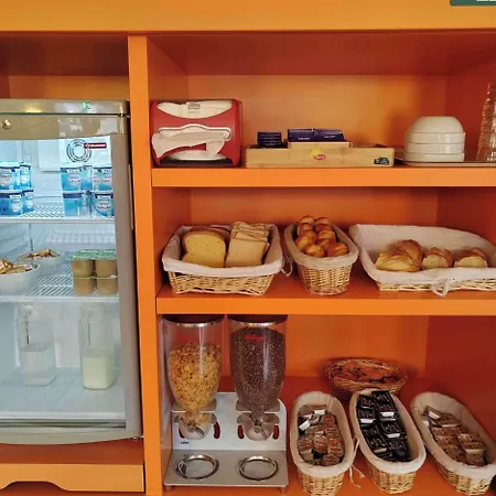 Premiere Classe Sud - Parc St Thibault Troyes