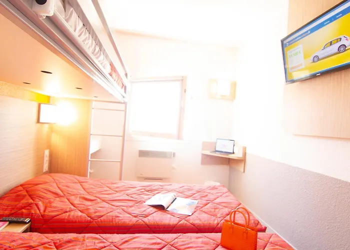 Premiere Classe Sud - Parc St Thibault 3*