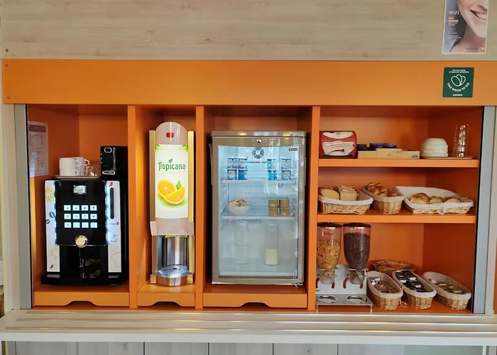 Premiere Classe Sud - Parc St Thibault 3*